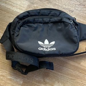 Adidas black Fanny Pack Great Condition